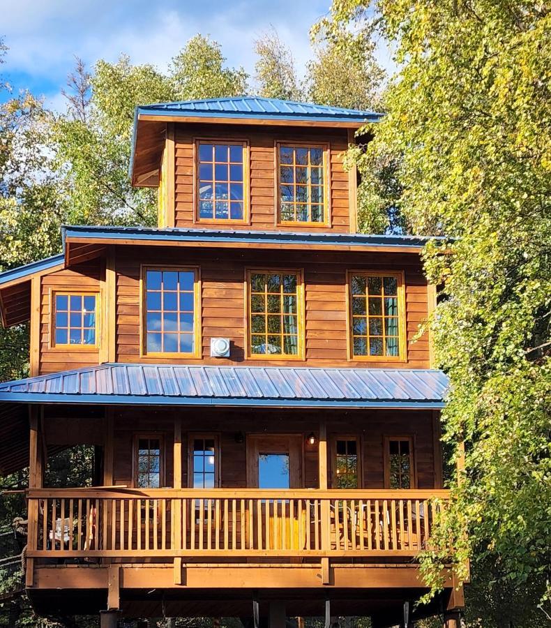 The Eagle'S Nest Treehouse Cabin Палмер Экстерьер фото