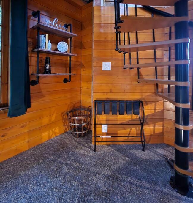 The Eagle'S Nest Treehouse Cabin Палмер Экстерьер фото