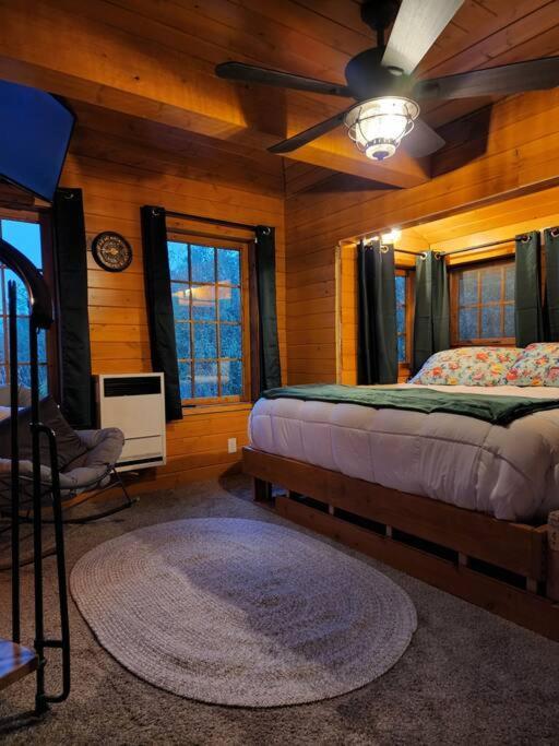 The Eagle'S Nest Treehouse Cabin Палмер Экстерьер фото